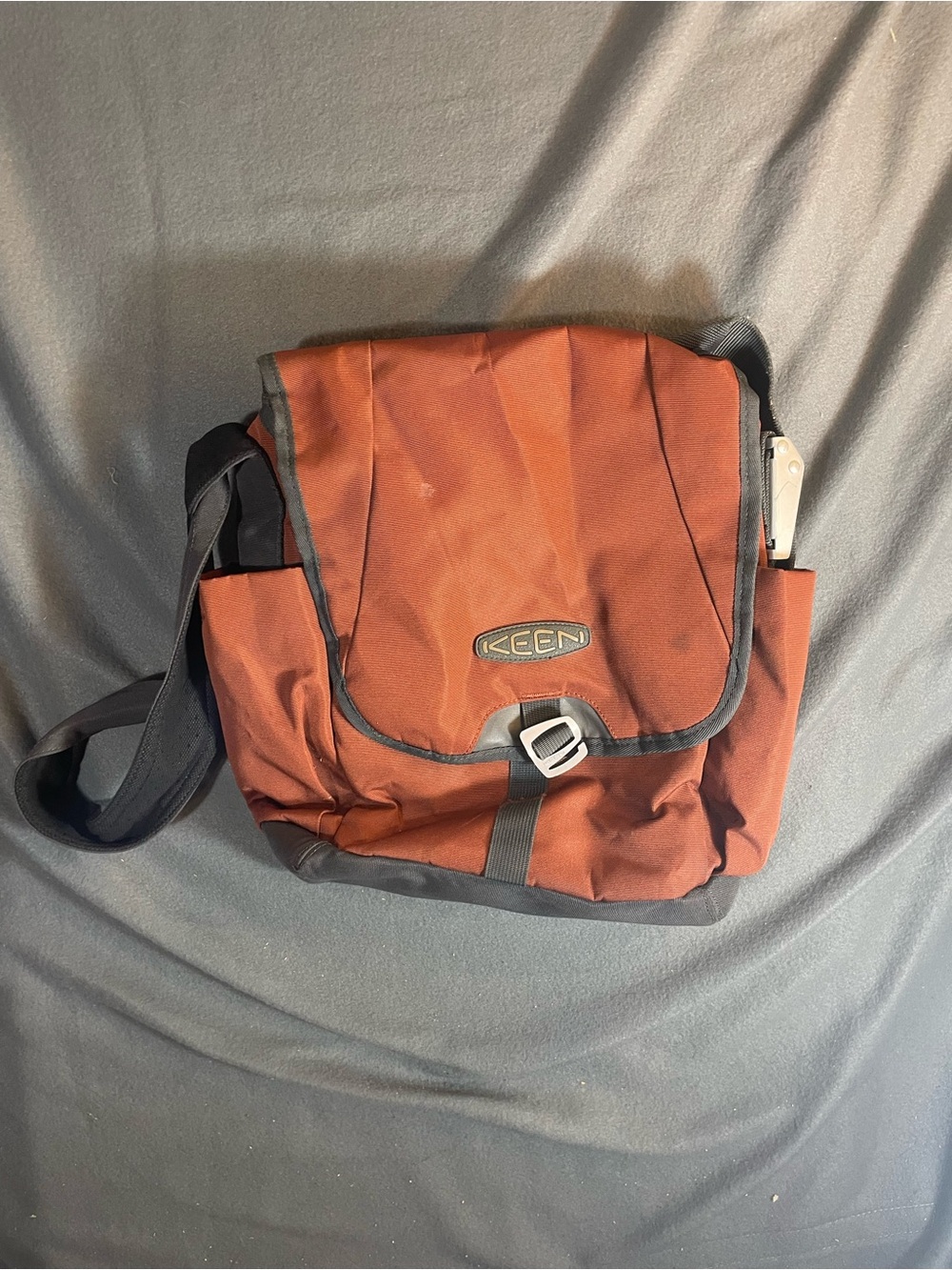 KEEN Hybrid Transport Messenger Bag Crossbody Rust Orange Gray Laptop Sleeve